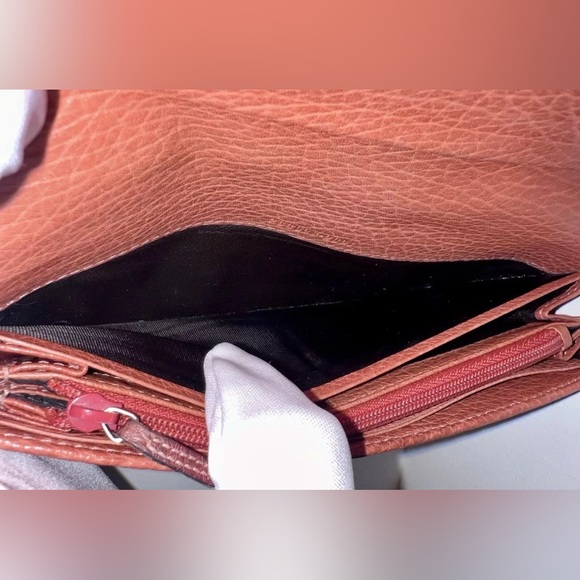 Gucci Orange (salmon?) Calfskin Continental Wallet, Authentic, Pre-loved - Picture 10 of 16